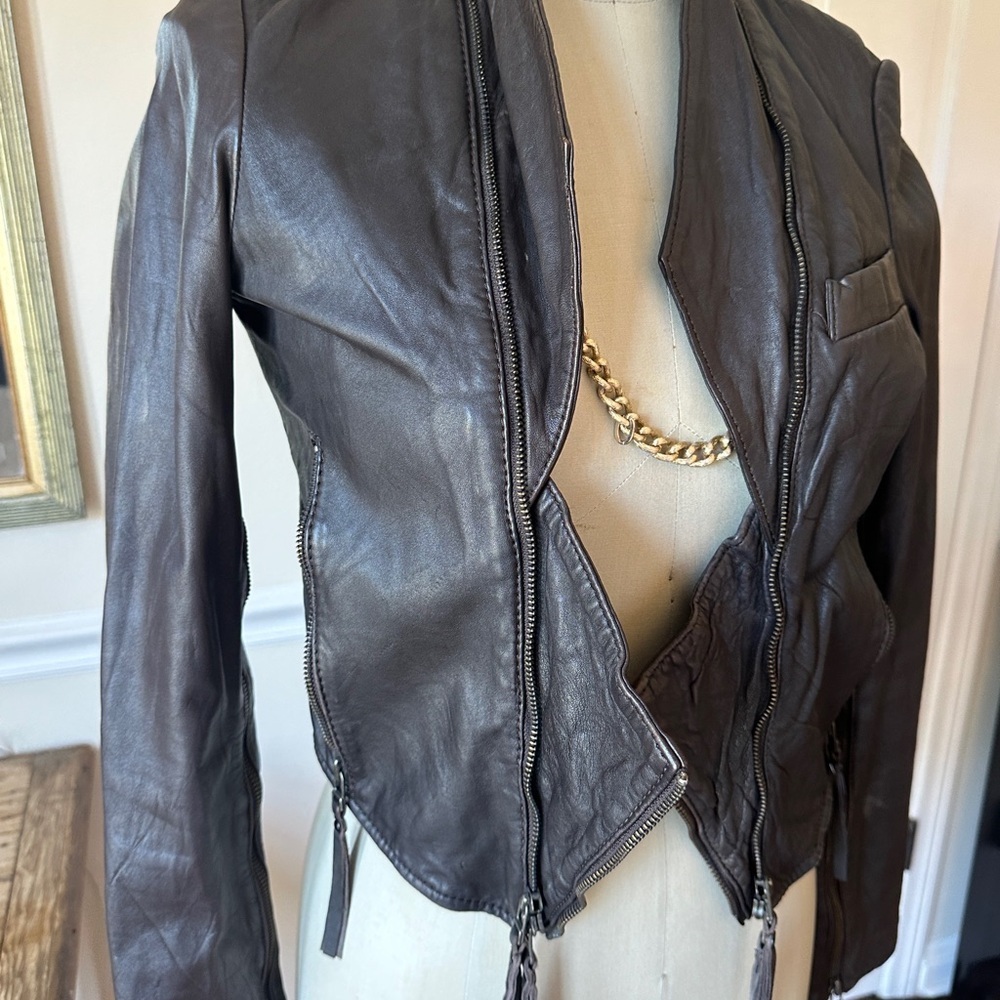 Women's soft brown sheep Leather Jacket with zipper detail - Picture 7 of 12